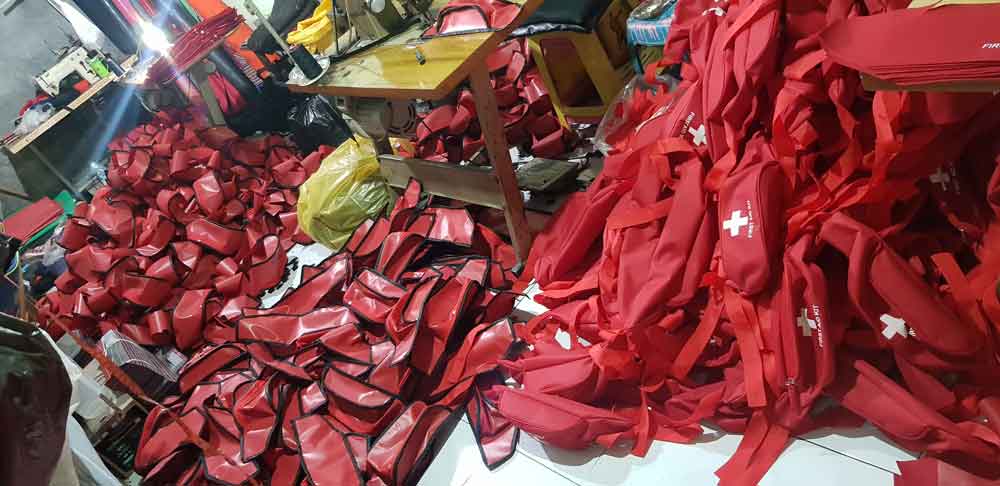 Dokumentasi-Pengerjaan-Tas-Pinggang-Medis-Esprobags