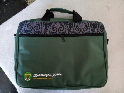 Dokumentasi tas seminar batik Balitbangda Kalimantan Timur warna hijau produksi Esprobags
