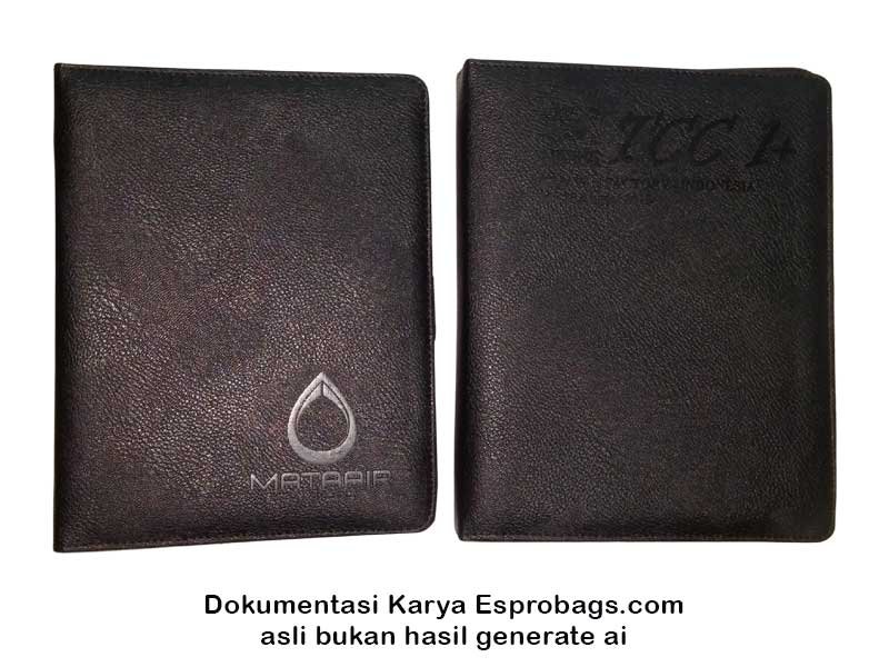 Di Era Digital, Jurnal Tulis Tangan Tetap Relevan: Cover Agenda Custom Perusahaan 3 Dua cover agenda hitam custom berlogo MATAAIR, dokumentasi Esprobags